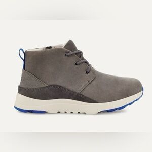 UGG - Big Kids Canoe lll Weather great leather‎ Chuka boots side zipper bootie 3